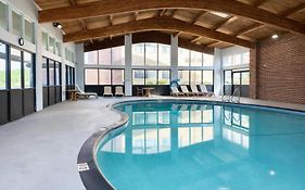 Riverview Inn & Suites